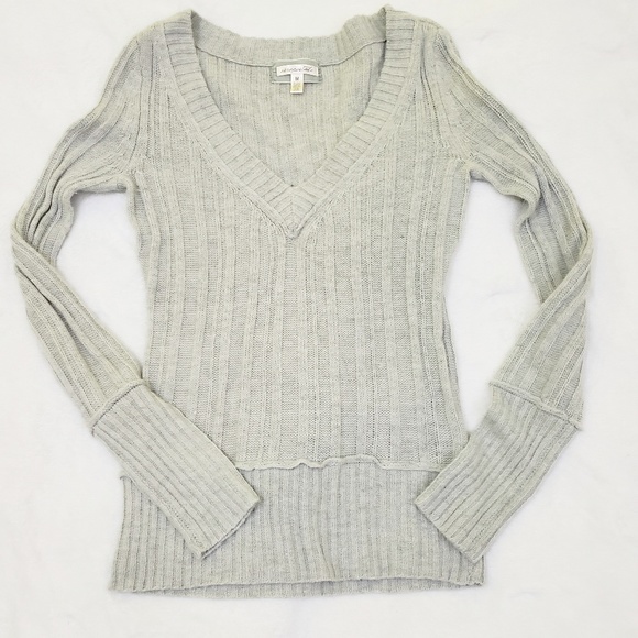 Aeropostale Sweaters - 🔥3/$15Aero Gray Long Sleeve V-neck Knit Sweater M